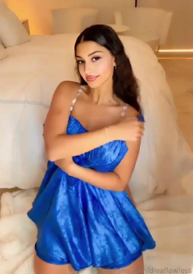 Supersexy Famous Onlyfans Model Diva Flawless Teasing In Blue Squirting And Pressing Her Boobs Stripping Off