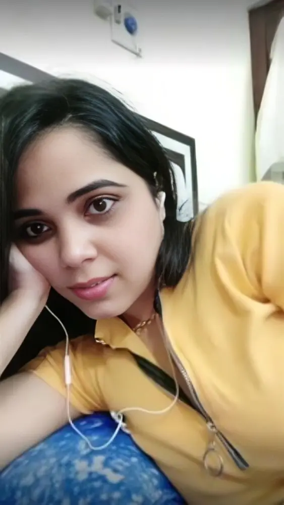 Desi Horny Hot Nasha Queen Stripping Fully Nude And Smoking Hot Show on Tango With Face