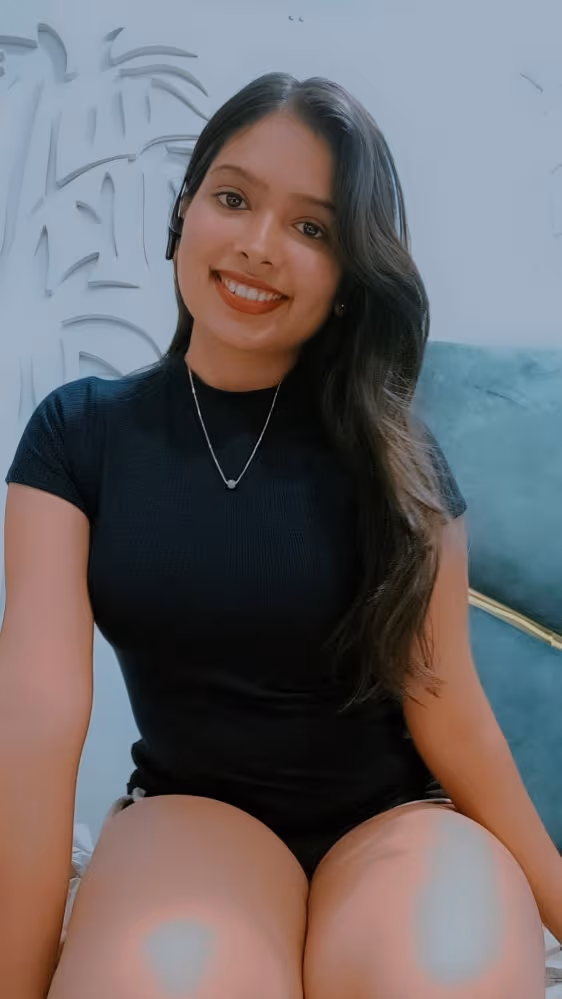 Horny Sexy Desi Babe Private Nude Photos And Teasing Showing Her Big Boobs And Juicy Ass In Leaked Clips