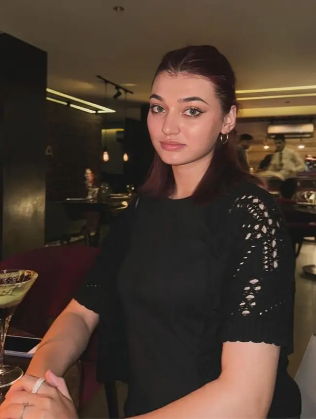 Popular Beautiful Pakistani Influencer Imsha Rehman Giving Hard Blowjob To Her Boyfriend And Fucking Fully Nude In Private Hotel Room