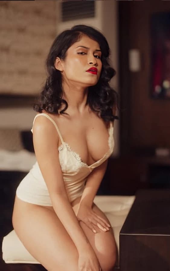 Horny Model Nayantara Banerjee Sexy White Transparent Top With No Panty Full Nude Show Bathing Photoshoot