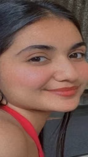 Girlfriend slipping boobs show in bra viral video, exposed nipples