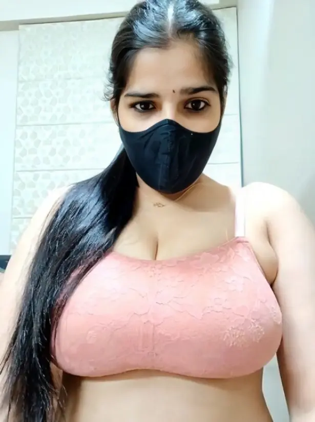 Supersexy Desi Horny Bhabhi Teasing In Bikini With Her Boyfriend And Showing Her Big Boobs And Sexy Ass