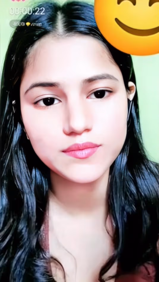 Horny Cutie Desi Girl Nisha Showing Her Big Boobs And Hairy Pussy and Pissing In Live Chat Fully Nude