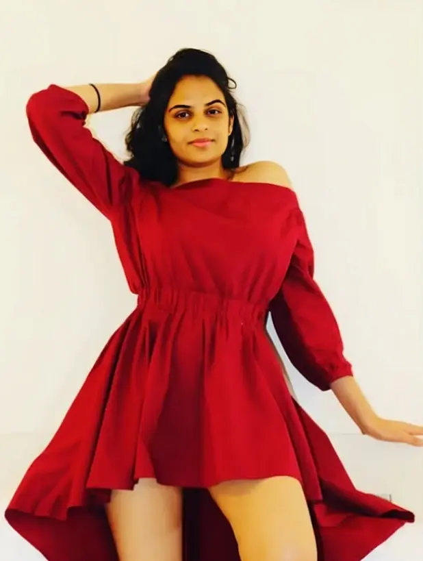 DirtySnowball69 getting her pussy fingered and showing off her boobs on StripChat live with her boyfriend