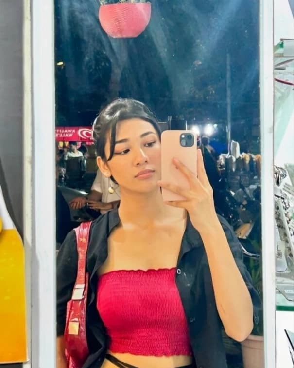 Horny Sexy Delhi Girl Saptami Das Giving Deepthroat To Her Boyfriend And Hard Fuck By Him In DoggyStyle