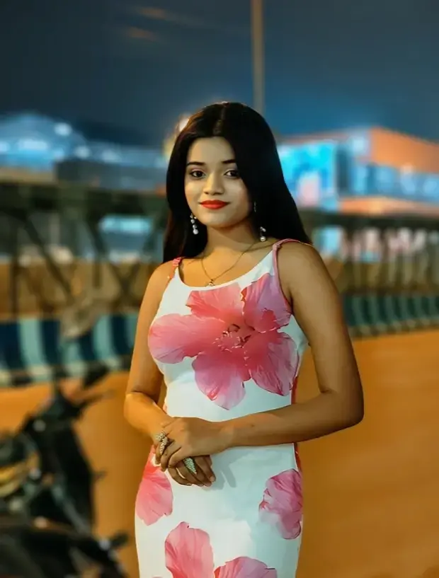 Hot model Amaira Roy Nude in Holi Colors Showing Boobs with Horny Moves