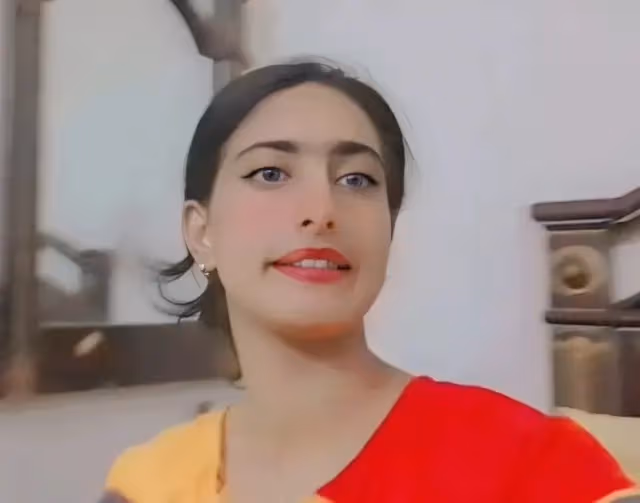 Horny Cute Slim Paki Snapchat Babe Showing Her boobs And Twerking Her Ass In Bathroom