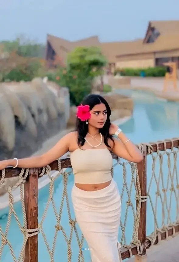 Beautiful Hot Girlfriend Pussy Fingered By Boyfriend In Car and Moaning Loudly Private Leaked Clip