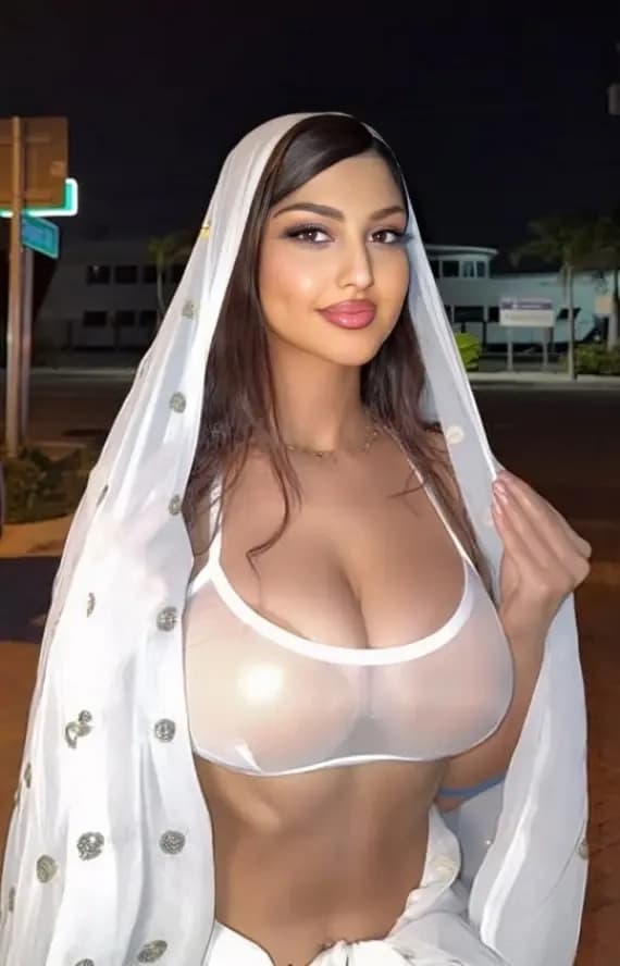 Famous Sexy Instagram Model Diva Flawless Showing Her Boobs And Pressing Them With Horny Moves