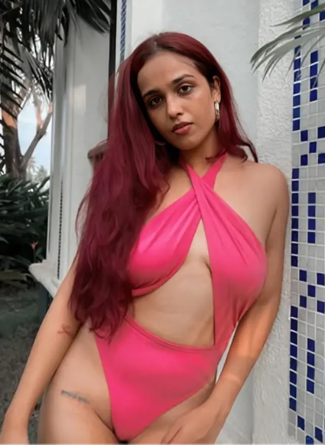 Famous Manifestation Coach Tara Kudale Teasing In Black Lingerie Shows Her Asshole And Rubbing Her Pussy With Dildo Fully Nude