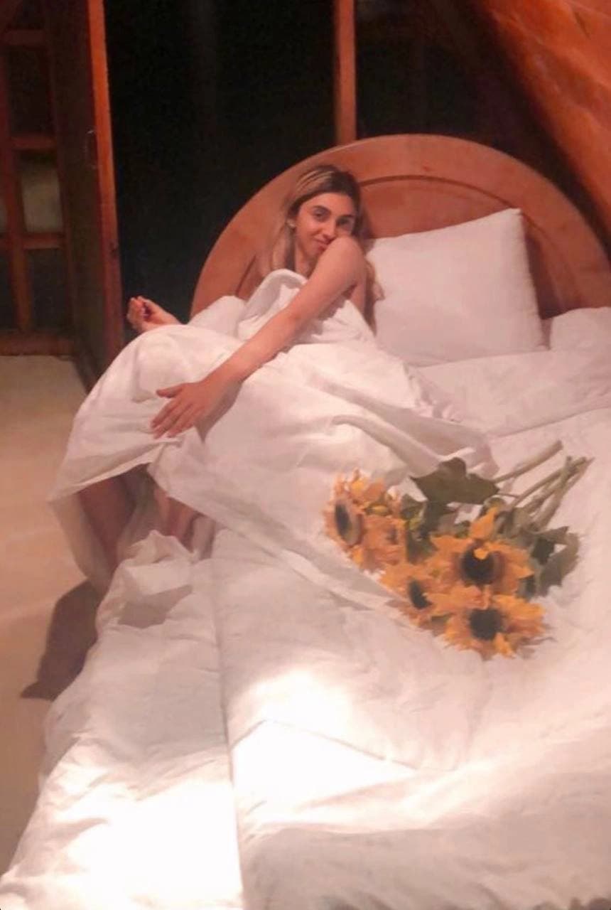 Image of Horny British Paki Slim Sexy Snapchat Girl Fully Nude Stripping Ass Show And Private Leaked Selfie Pics And 4 Videos Collection