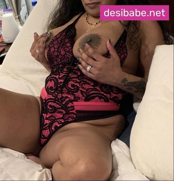 Image of Indian NRI Busty Horny Naughty Milf Aunty Fully Nude Private Sexy Big Boobs And Big Ass Show Sucking BBC Public Nudes Pics