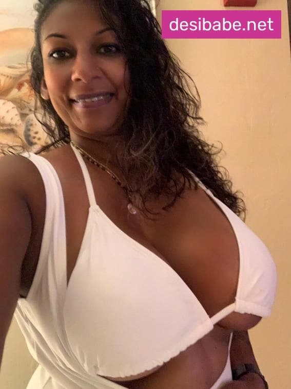 Image of Indian NRI Busty Horny Naughty Milf Aunty Fully Nude Private Sexy Big Boobs And Big Ass Show Sucking BBC Public Nudes Pics