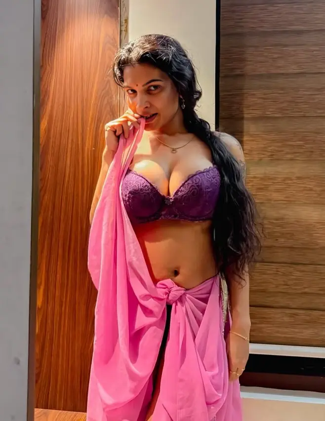 Resmi Nair Sex Video with Italian Couple