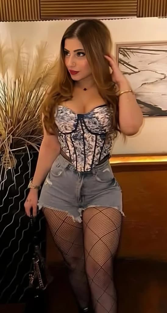 Beautiful Pakistani Model Nude Teasing and Hard Fucked by Big Cock Boyfriend Leaked