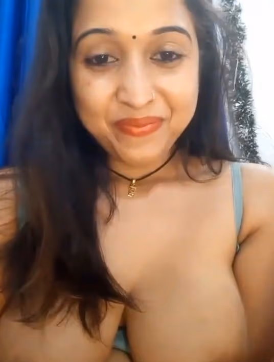 Hot Bhabhi Big Boobs Out of Her Bra Rubbing Her Super Wet Pussy Homemade