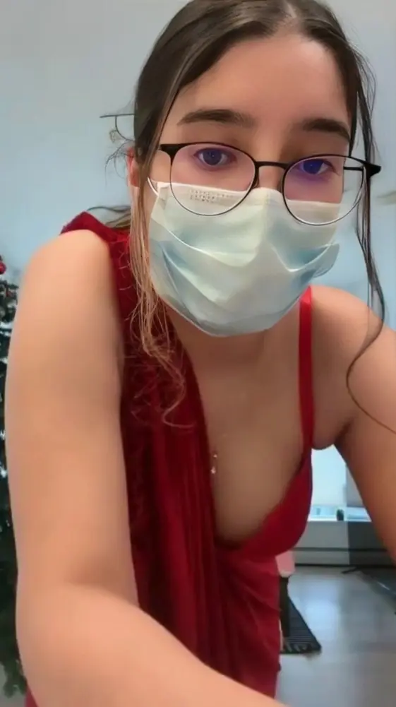 Super Hot Viral Desi Doctor Showing and Pressing Big Boobs on Live Cam Sex Chat