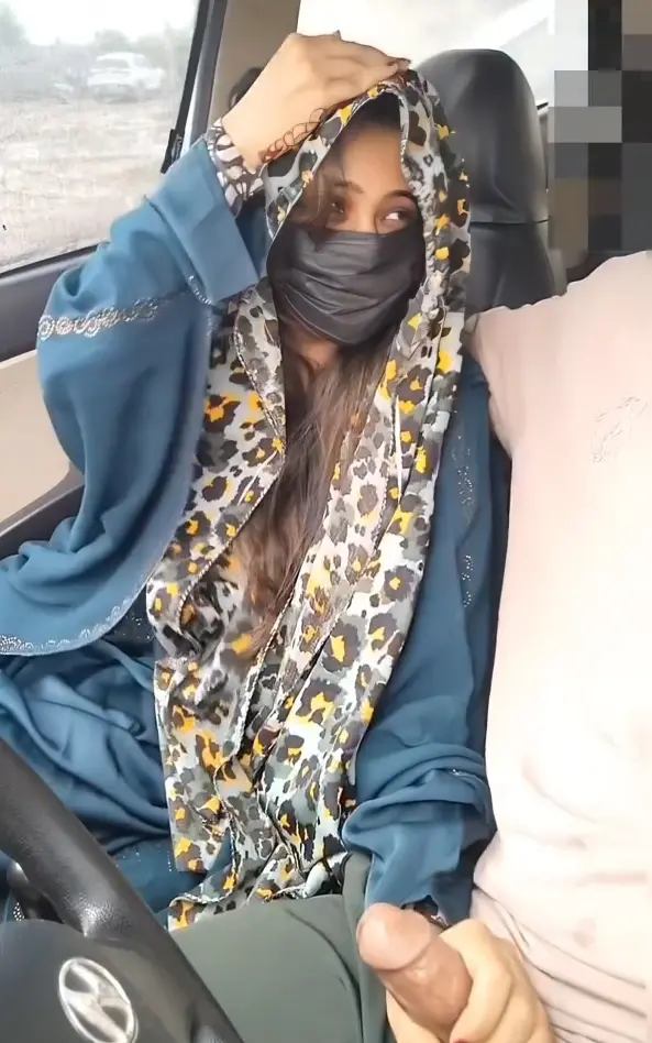 Desi Muslim Bhabhi Car Sex Blowjob and Boobs Sucking