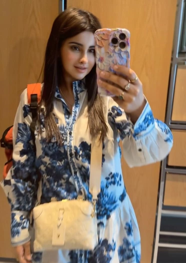 Supersexy Punjabi Babe Meeti Kalher Exclusive Oiled Up Massaging Big Dick And Riding