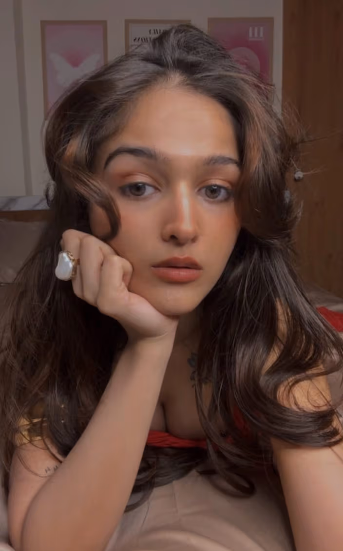 Image of Isha Modi drops most demanded pics going completely pantyless for fans