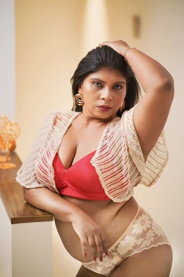 Nandana Krishnan Nude River Tease Rubbing Boobs And Spreading Pussy Hole Outdoor