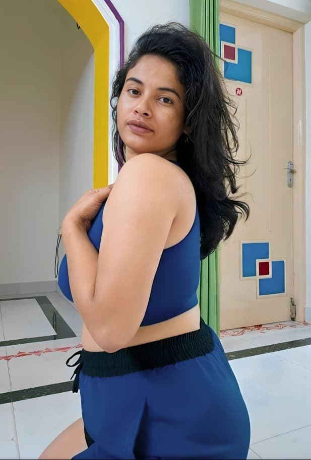 Zoya NRI Onlyfans Nude Video Squeezing Her Huge Boobs and Hard Nipples