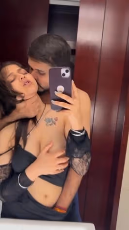 Image of Insta Model Isha Modi Boobs Out and Pussy Eaten by Boyfriend ~ Fully Exposed