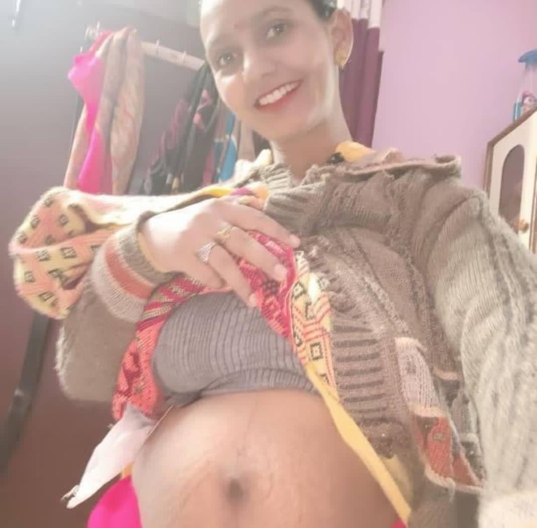 Image of Jahnvi bhabhi nude show photos update exclusive, boobs and saree