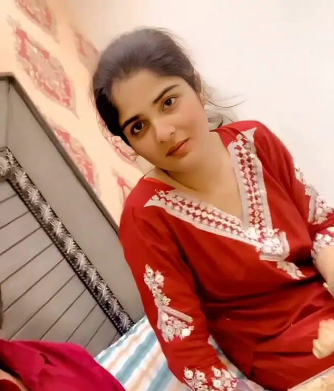 Beautiful married punjabi girl sucking cock and fucked hard by her boyfriend viral clips