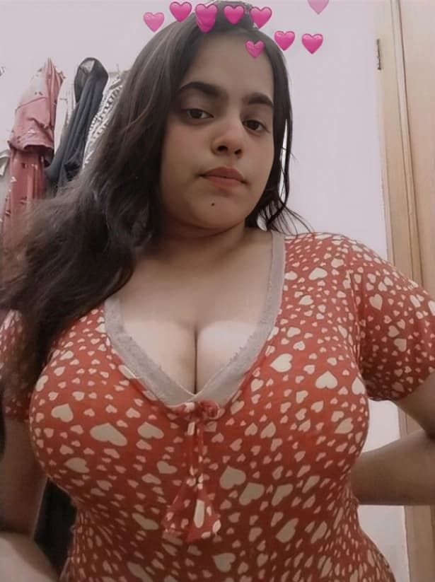 Beautiful Bigboob Horny Sexy Tanker Girlfriend Showing Her Juicy Boobs And Fingering Hard To Her Hairy Pussy Clips